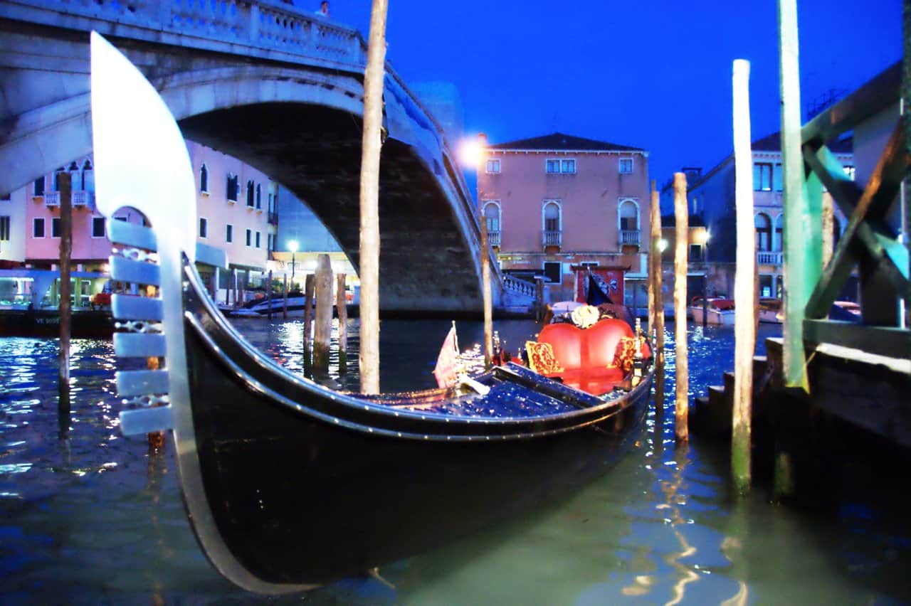 تكلفة السفر الى ايطاليا من الامارات