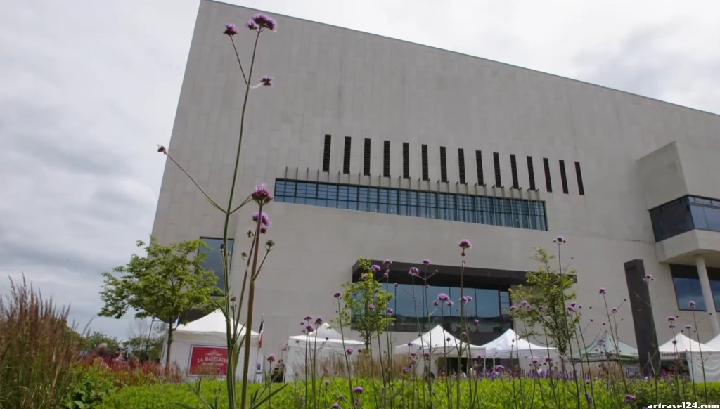 سوق بيبولز بارك في دن لغراي People's Park Market in Den LaGray