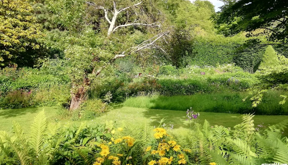 حديقة Mount Usher Gardens