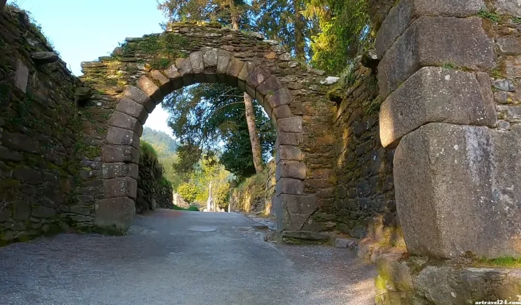 زيارة Glendalough Valley